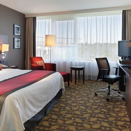 Courtyard By Marriott Maschsee Hotel 4*
