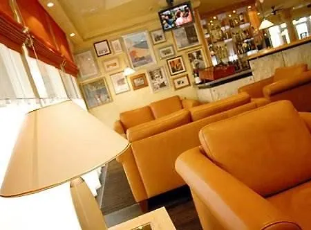 Courtyard By Marriott Maschsee 4*