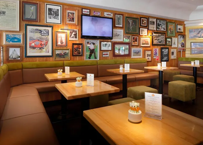 Courtyard By Marriott Maschsee 4*