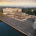 Courtyard By Marriott Maschsee Otel 4*