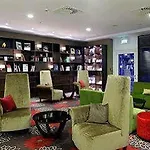 Courtyard By Marriott Maschsee Hotel