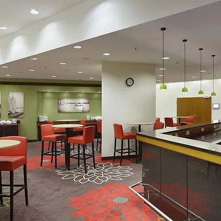 Hotel Courtyard By Marriott Maschsee Hanower