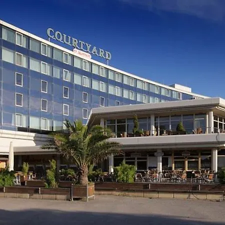 Courtyard By Marriott Maschsee Szálloda