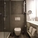 Courtyard By Marriott Maschsee 4*