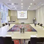 Courtyard By Marriott Maschsee Hotel