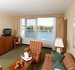 Courtyard By Marriott Maschsee Hotel