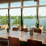 Hotel Courtyard By Marriott Maschsee 4*