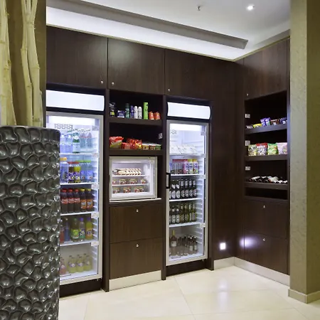 Hotel Courtyard By Marriott Maschsee 4*