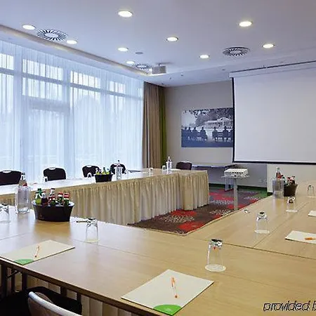Courtyard By Marriott Maschsee Hotel Hanóver
