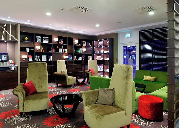 Courtyard By Marriott Maschsee Hotel