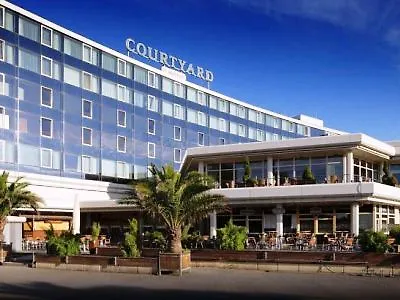Courtyard By Marriott Maschsee 4*