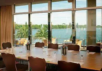 Hotel Courtyard By Marriott Maschsee 4*